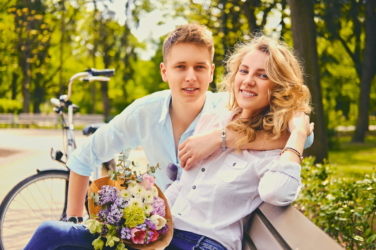 A smiling couple spending time together outdoors